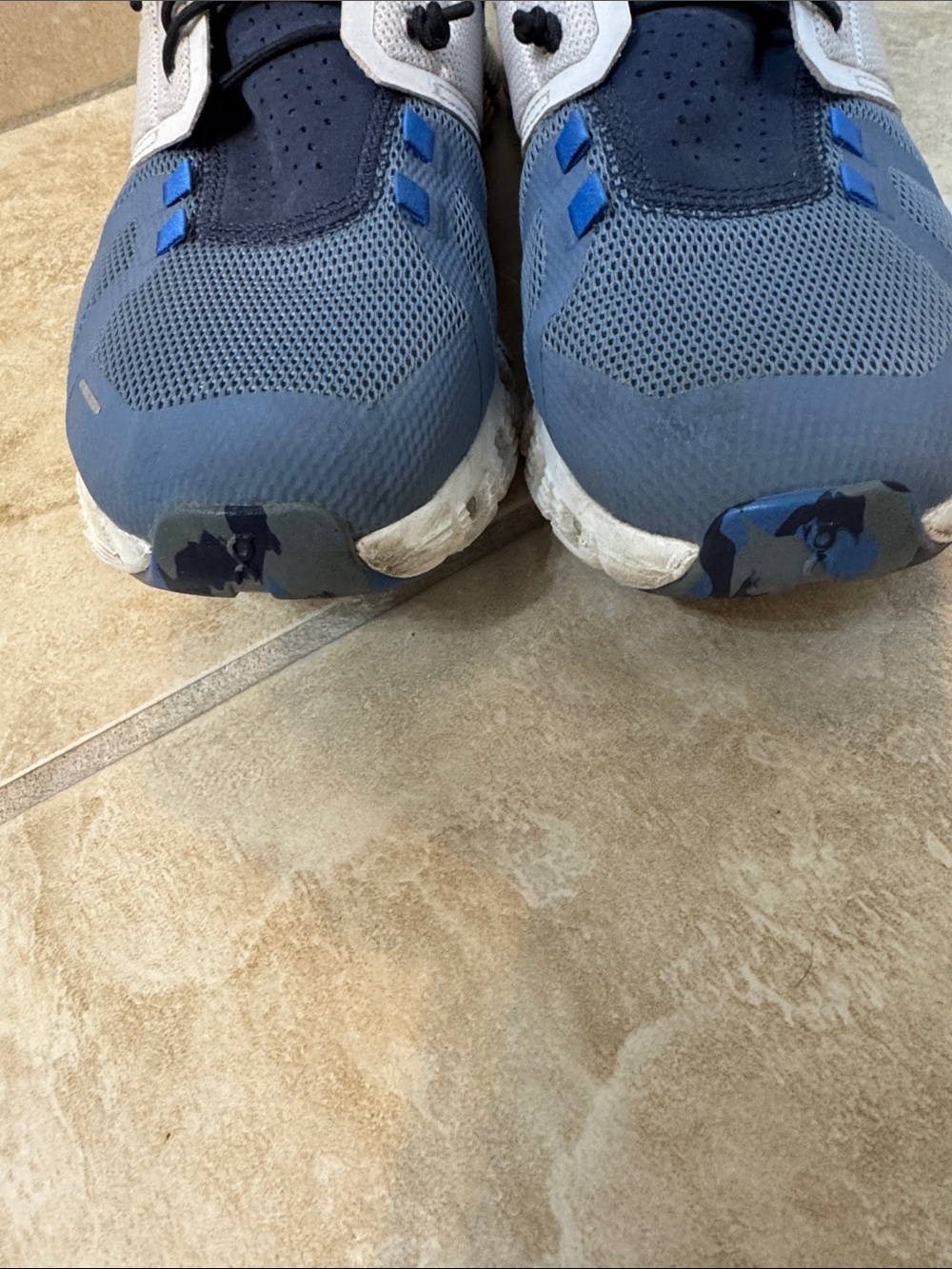 On Running Cloud Athletic Shoes in Navy, Light Blue and White sz. 9.5 - Picture 2 of 6